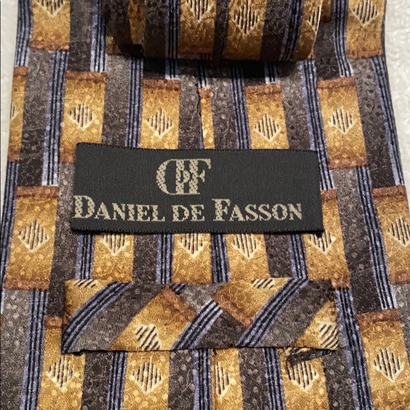 Daniel D. Fasson Geometric Men’s Tie - Picture 3 of 4